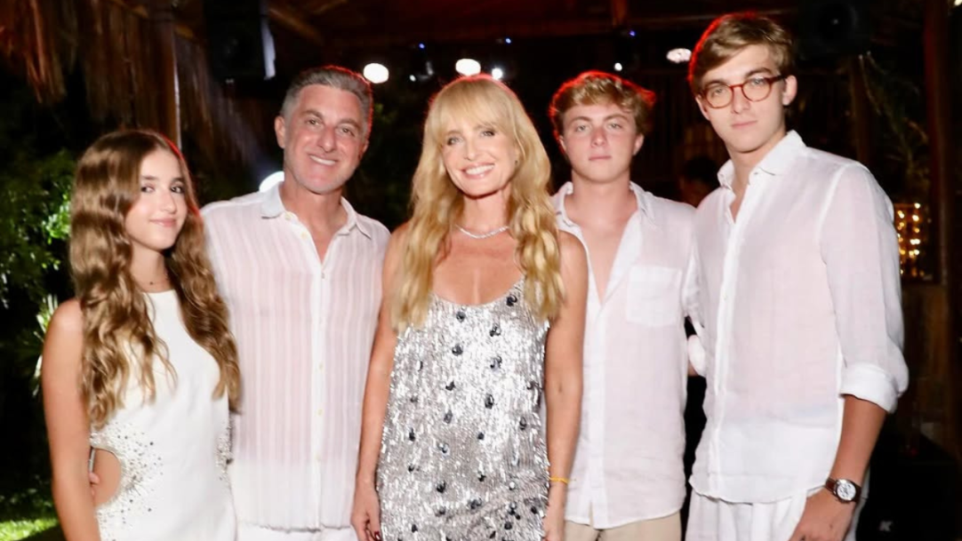 Luciano Huck aparece em premiação com os filhos sem a presença de Angélica