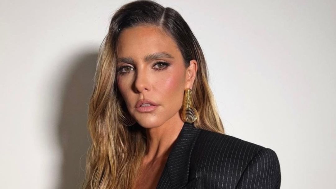 Fernanda Lima surpreende ao abandonar o loiro e surgir com visual moreno