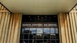 Com o conflito no Irã Banco Central defende uma política de juros restritiva