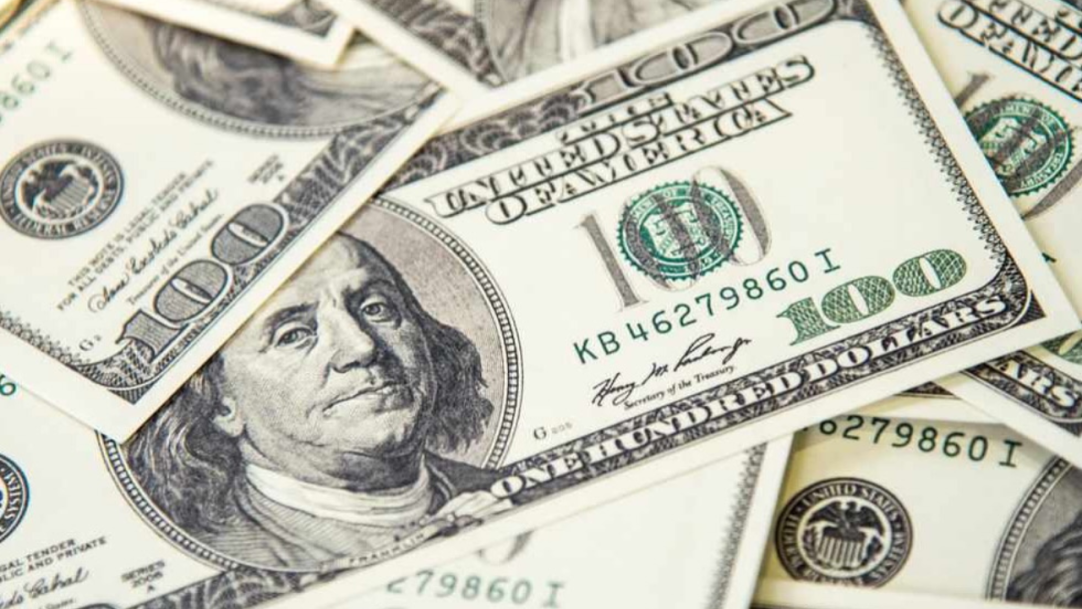 Dólar e Petrobrás sobem devido aos conflitos no Oriente Médio