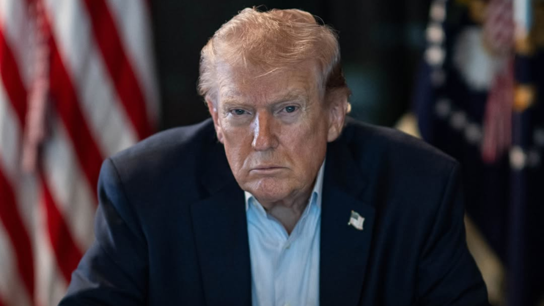 Trump estabelece prazo de 10 dias para decidir sobre o Irã em reunião inaugural