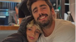 Pedro Scooby posta foto com o filho após reclamações de Luana Piovani