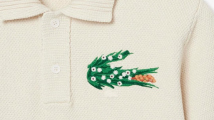 Lacoste faz reinterpretação de crocodilo com estética floral para temporada de primavera