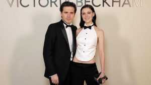Brooklyn Beckham celebra 27 anos com Nicola Peltz sem os pais