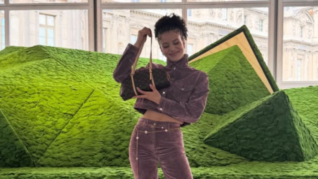 Estrelas ocupam a primeira fila no desfile de inverno da Louis Vuitton em Paris