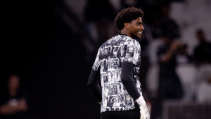 Hugo Souza, do Corinthians, é convocado após corte de Alisson por lesão