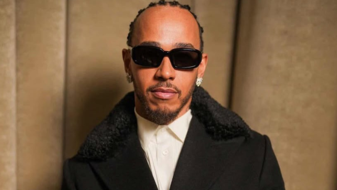 Lewis Hamilton posta foto sem camisa em semana de corrida: “Estou pronto”