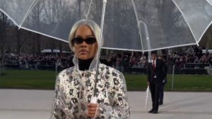 Novo visual de Teyana Taylor rouba a cena em desfile da Chanel