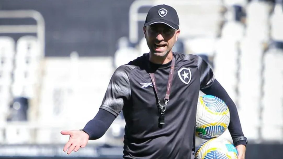 Botafogo sofre dura derrota e interino minimiza impacto de crise fora de campo