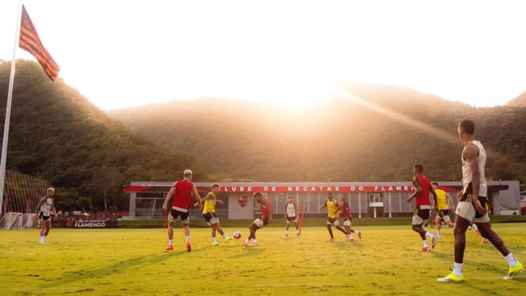 Nova fase no Flamengo abre disputa por espaço no elenco