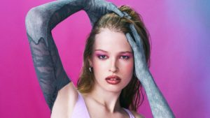 Vivian Wilson ganha destaque global ao integrar campanha da Savage X Fenty