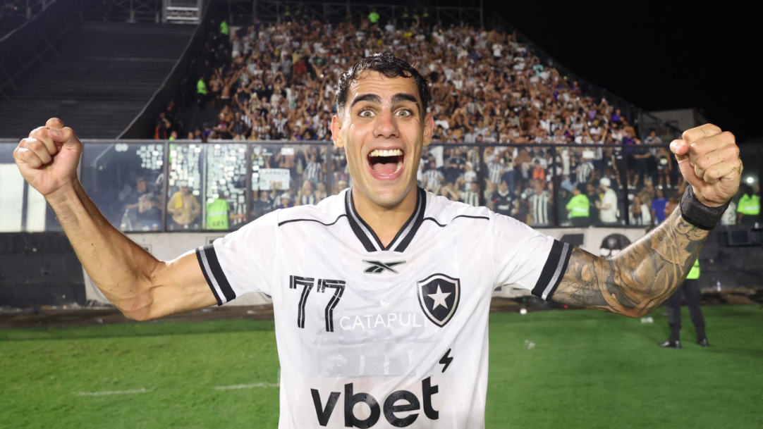 Botafogo se impõe em São Januário e vence Vasco de virada pelo Brasileirão