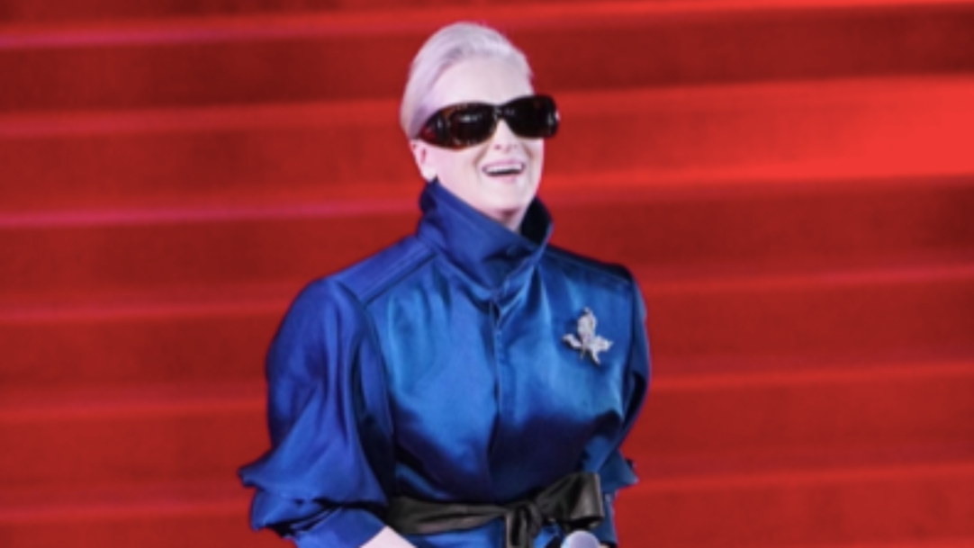 Meryl Streep leva Alexandre Birman ao tapete vermelho em Xangai