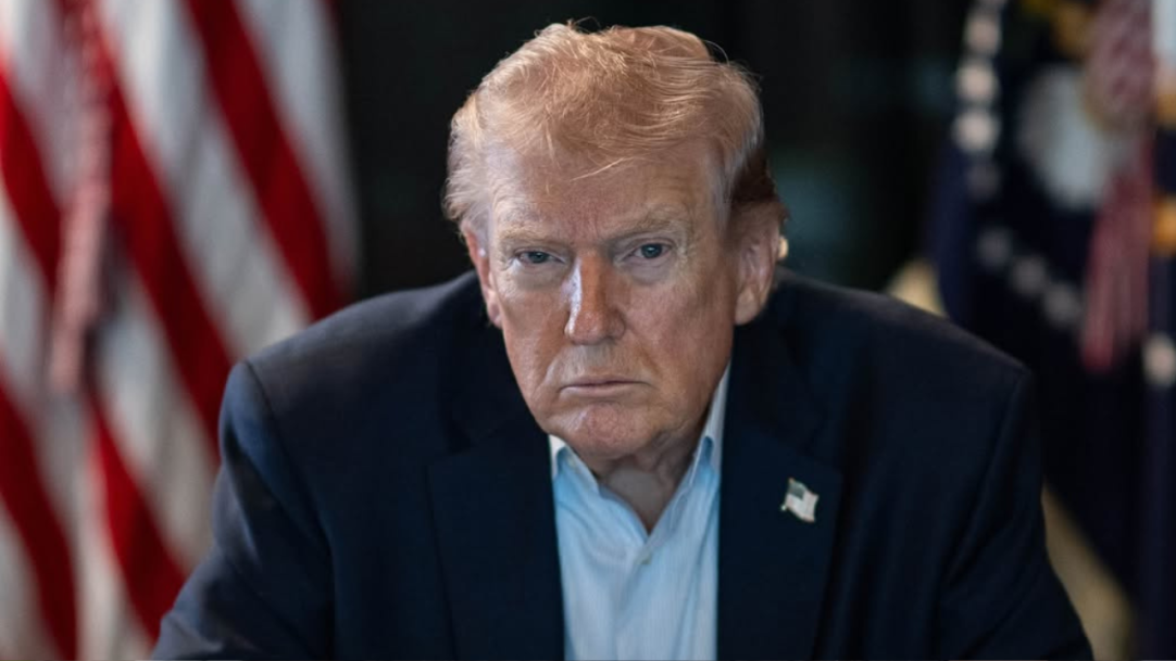 Trump se irrita em entrevista sobre ataque e chama jornalista de “vergonha”