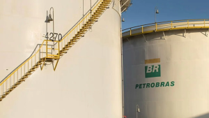 Subida no preço do petróleo faz governo anunciar pacote de medidas