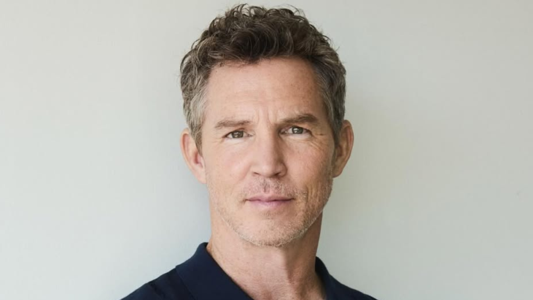 HBO busca novas estatuetas para Shawn Hatosy na segunda temporada de The Pitt