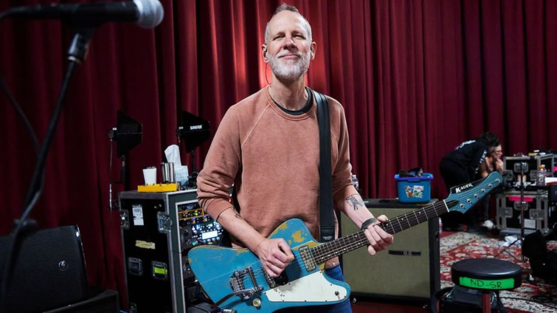 Tom Dumont, guitarrista do No Doubt, revela diagnóstico de Parkinson