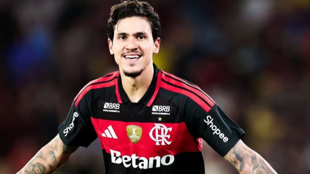 Pedro assume a ponta da artilharia do Flamengo no século e eterniza golaço em triunfo sobre o rival