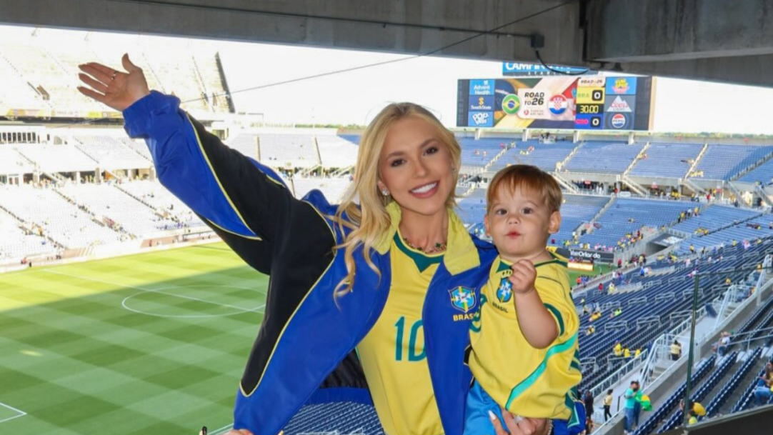 Virginia assiste jogo da Seleção ao lado da família