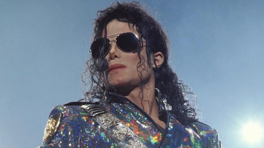 Michael Jackson é alvo de acusações de abuso sexual anos após sua morte