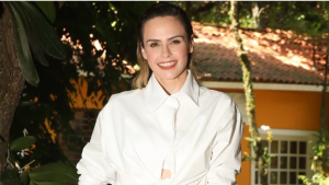 Ana Paula Renault participa de missa de sétimo dia do pai após o fim do BBB 26