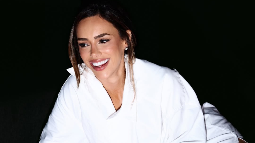 Bruna Biancardi compartilha fotos do aniversário com filhas e sem Neymar