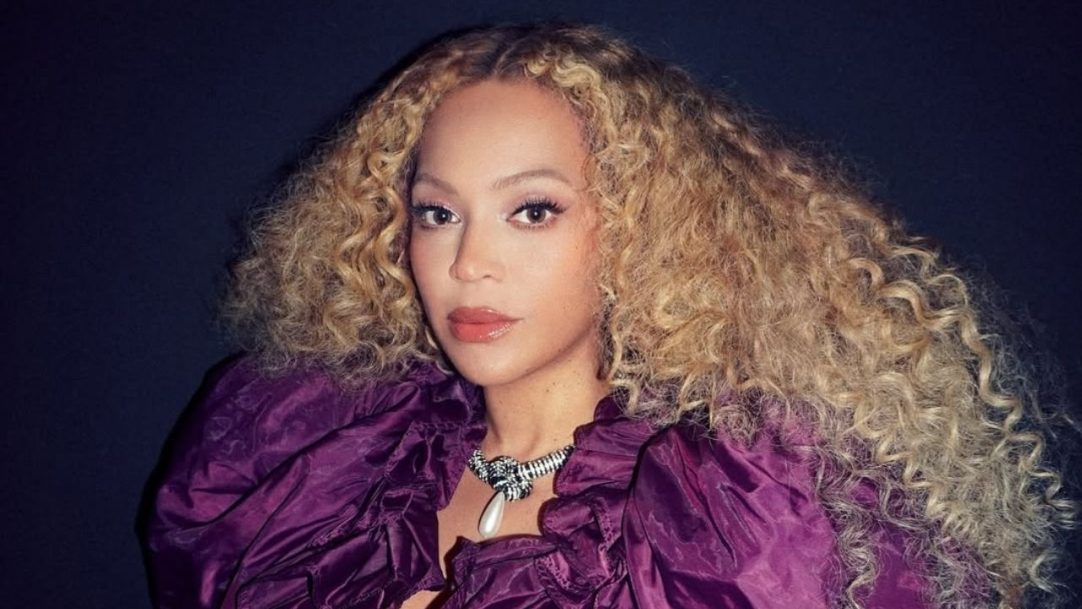 Beyoncé celebra 10 anos de “Lemonade” resgatando estética da era em look impactante