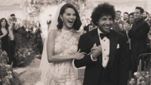 Selena Gomez revela fotos e item inusitado do marido rouba a cena