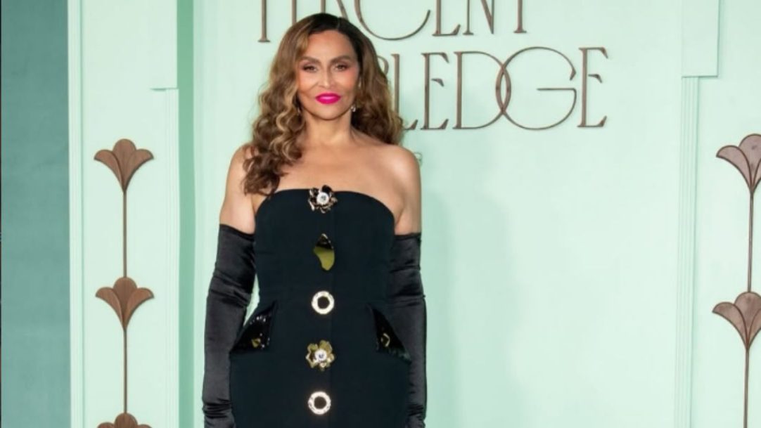 Tina Knowles protagoniza campanha de luxo focada no Dia das Mães