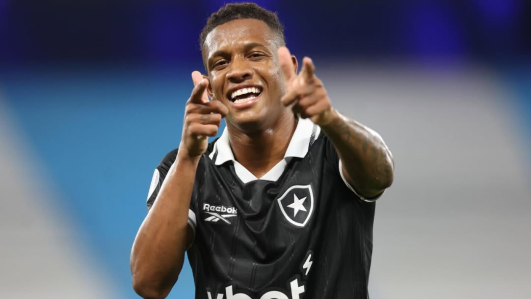 Botafogo afasta volante Danilo após convocação para a Copa