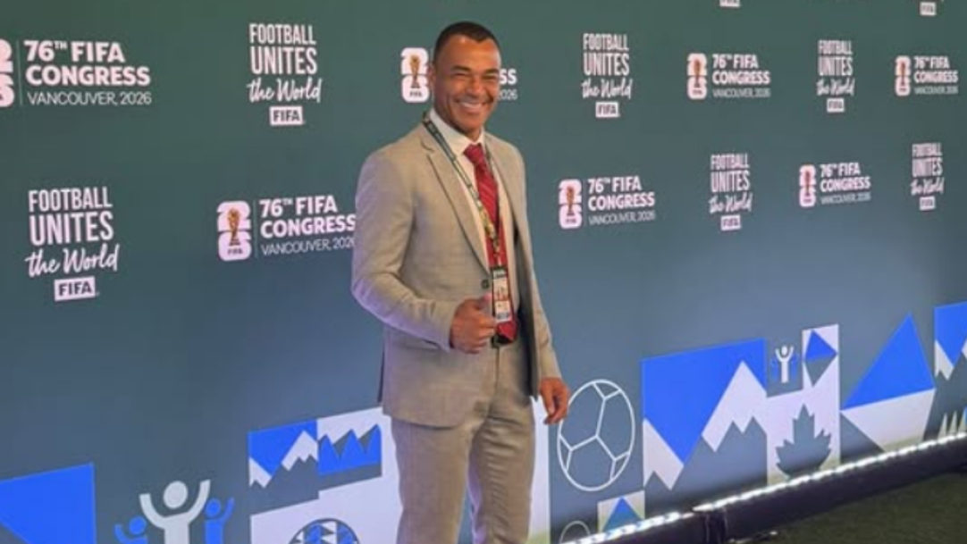Cafu demonstra apoio a Ancelotti em convocação para a Copa do Mundo