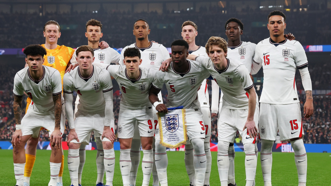 Inglaterra deve anunciar lista para a Copa com cortes inesperados