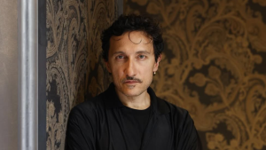 Marco De Vincenzo é novo diretor da linha Givenchy de artigos de couro