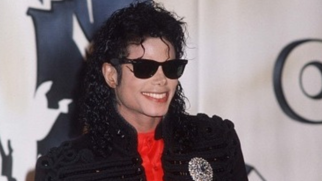 Michael Jackson volta ao topo da Billboard e do Spotify com “Billie Jean”