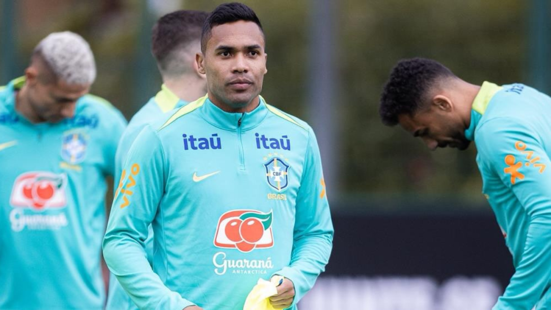 Alex Sandro retorna à Seleção e vai disputar a Copa do Mundo de 2026