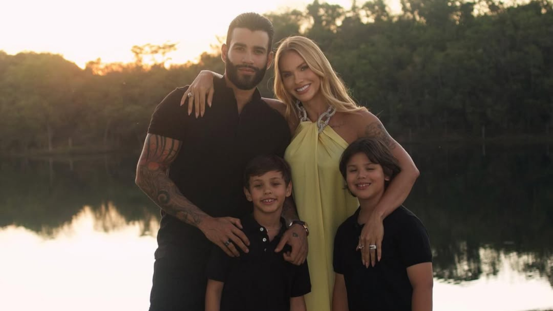 Gusttavo Lima e Andressa Suita compartilham registros de passeio em família