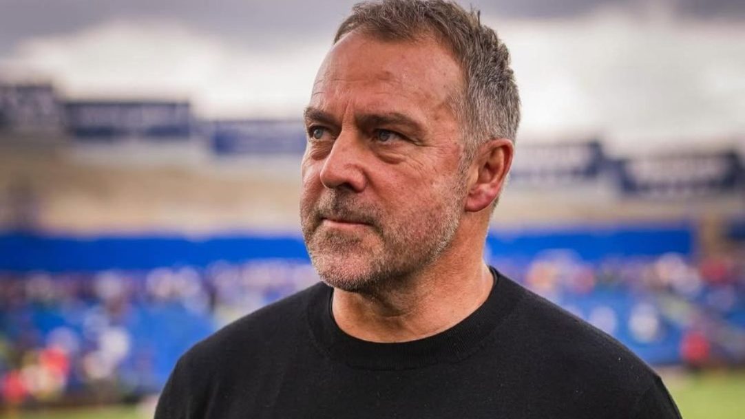 Hansi Flick decide não assistir partida do seu time rival, Real Madrid