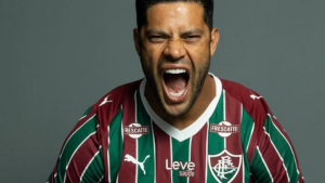 Hulk desembarca no Rio e diz que quer conquistar a Libertadores com o Fluminense