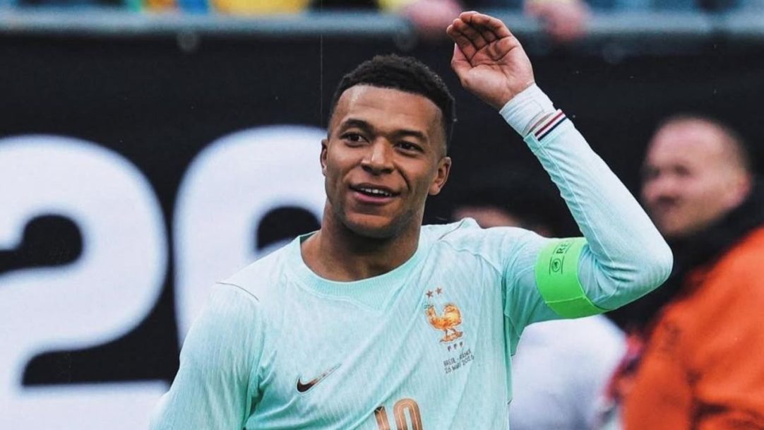 Kylian Mbappé sente dores e é desfalque em clássico contra Barcelona