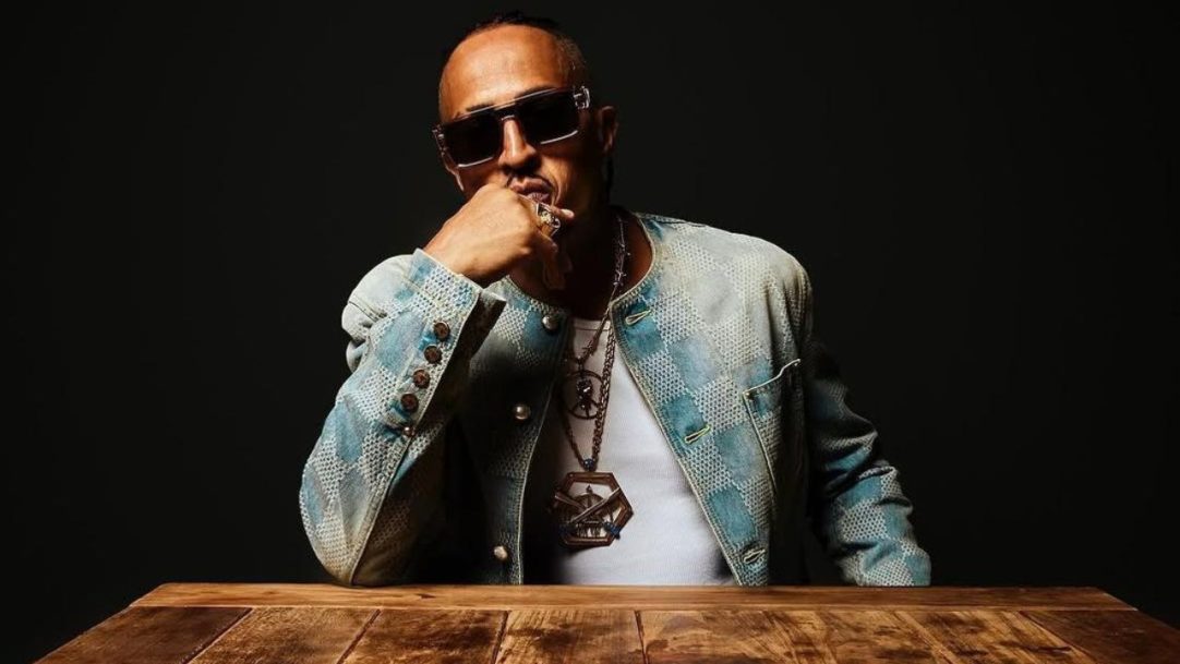 Mano Brown anuncia novo álbum dos Racionais MC’s durante show no C6 Fest