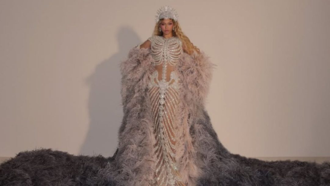MET Gala 2026 aposta em “Fashion is Art” e reúne looks criativos no tapete vermelho