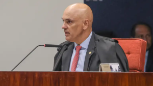 Moraes se declara impedido e Gilmar Mendes assume análise de habeas corpus de Bolsonaro