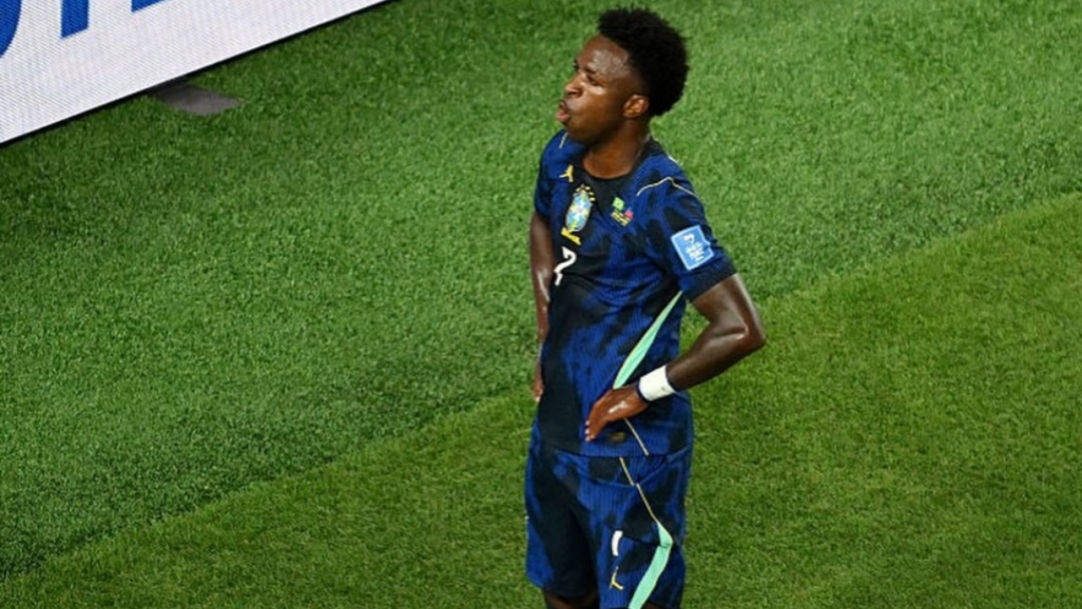 Vini Jr. se emociona ao falar da avó e reforça sonho do hexa