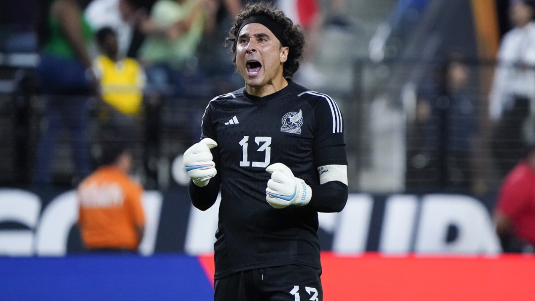 Guillermo Ochoa alcança sexta Copa do Mundo com convocação do México