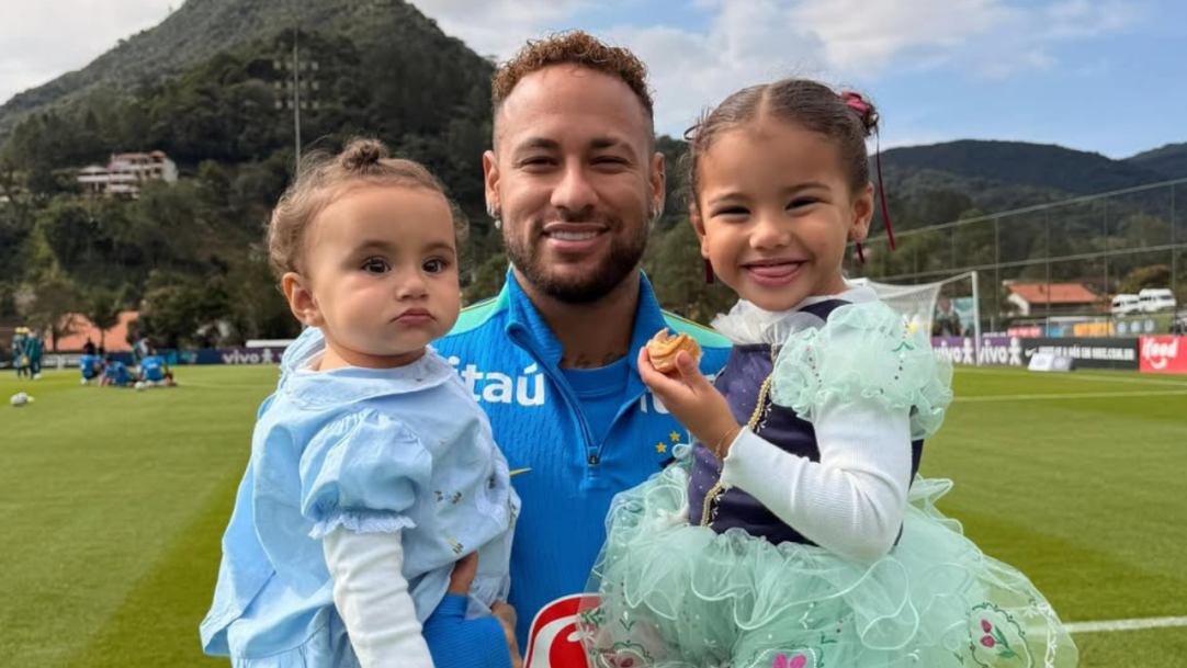 Neymar celebra a  chegada da quarta filha