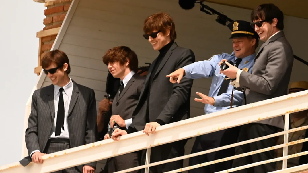 Imagens da cinebiografia dos Beatles recriam momento histórico