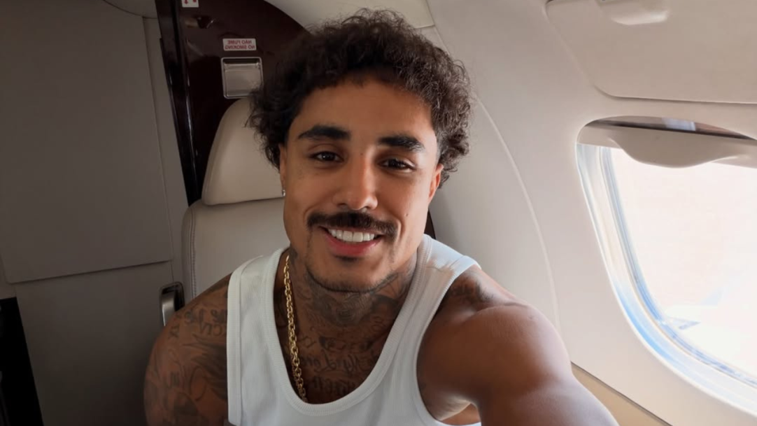 MC Livinho explica exclusão de vídeo com Virginia Fonseca e rebate rumores nas redes