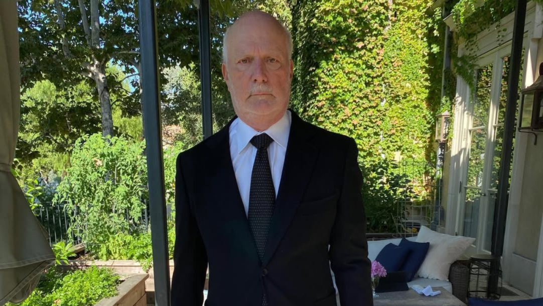 James Burrows, referência da televisão americana, morre aos 85 anos