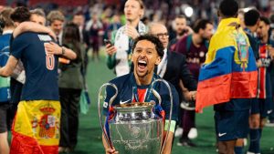 Marquinhos detalha abraço em Magalhães na final da Champions