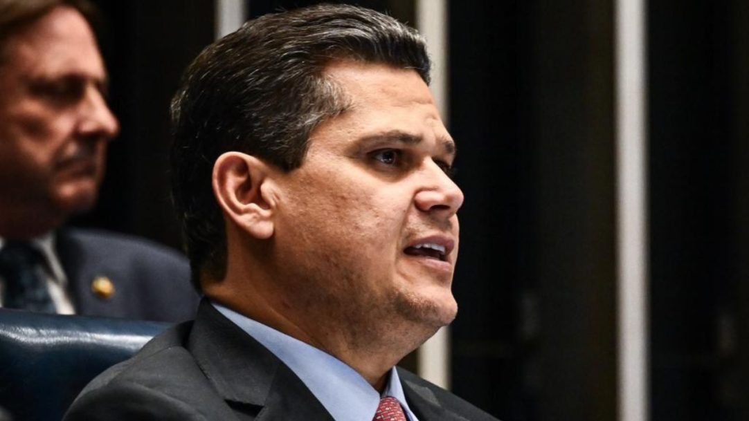 Alcolumbre dificulta o avanço da PEC do fim da escala 6×1